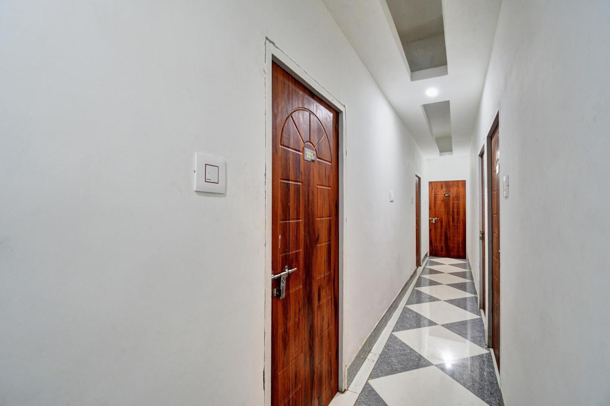 Super Hotel O Royal Empire Calcutta  Esterno foto