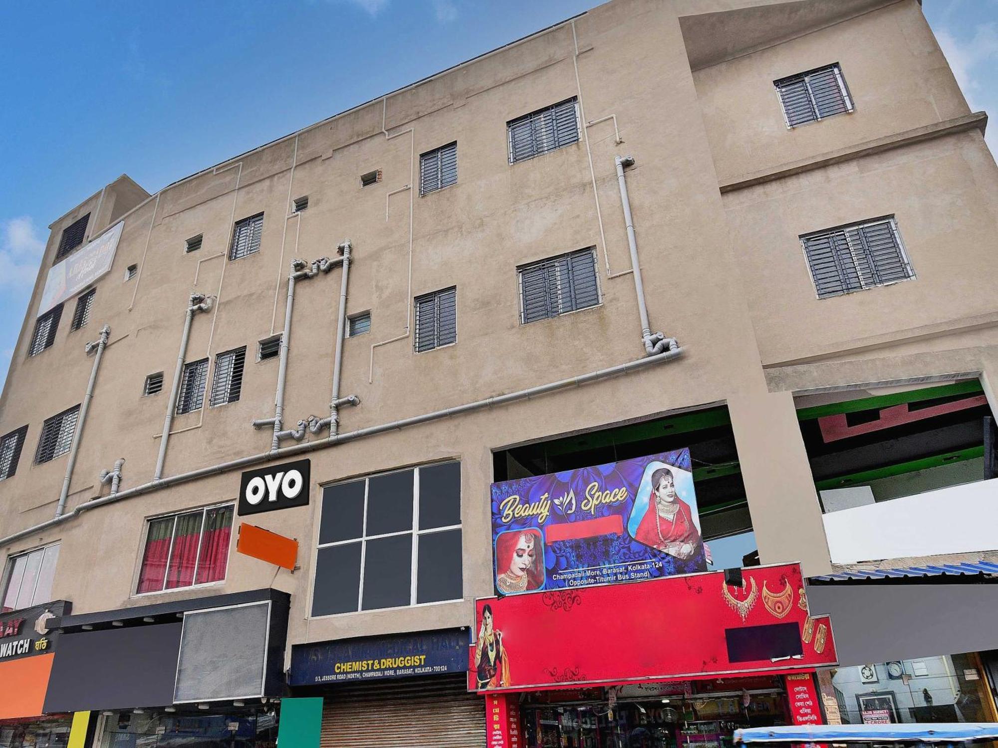 Super Hotel O Royal Empire Calcutta  Esterno foto